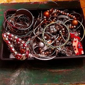 Beautiful lot of vintage bracelet's and jewelry